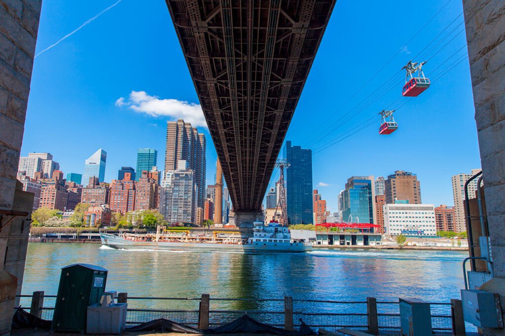 Credit Photo vinnikava via Envato
Best spots to take photos from Roosevelt ilsand tramway, Manhattan